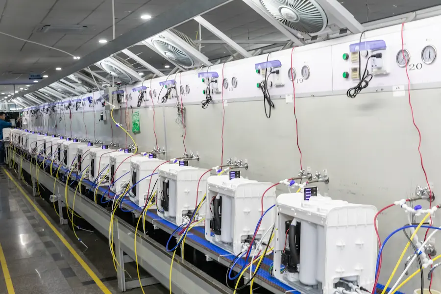 Water leak testing station